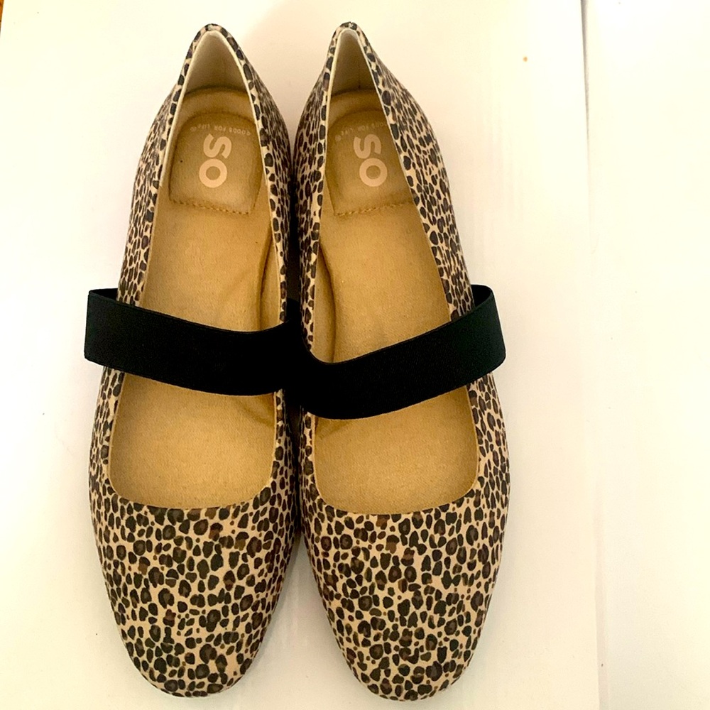Cheetah print ballet flats with 1” gore strap
